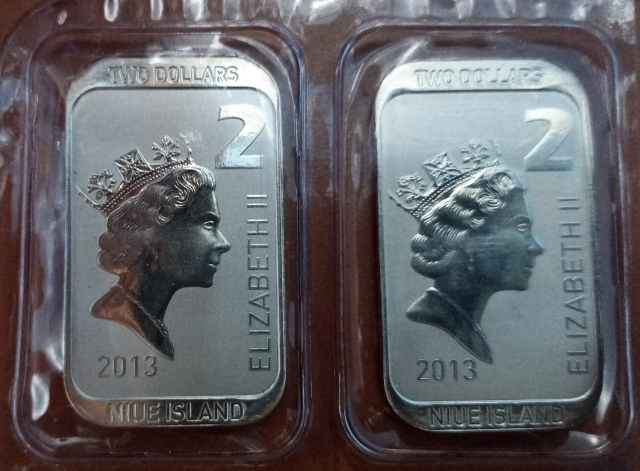 barra de prata de 1 oz Niue Elizabeth II 2013 Scottsdale